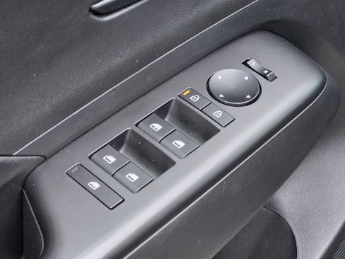 Certified 2025 Hyundai Kona SEL image 28