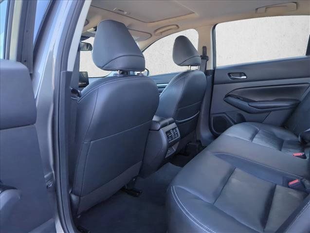 Used 2023 Nissan Altima 2.5 SL FWD image 16