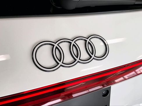 New 2025 Audi Q5 Premium Plus image 7