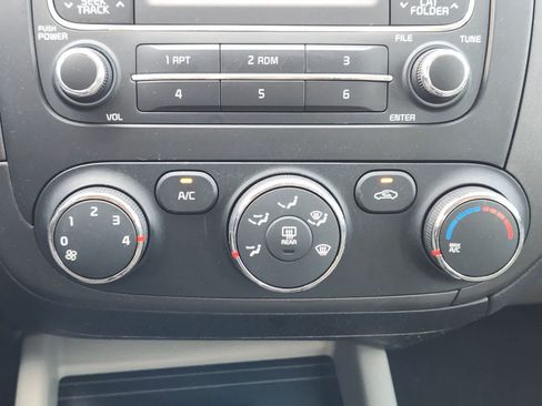 Used 2016 Kia Forte LX FWD image 17