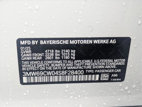 Used 2025 BMW 330i Sedan w/ Convenience Package image 19