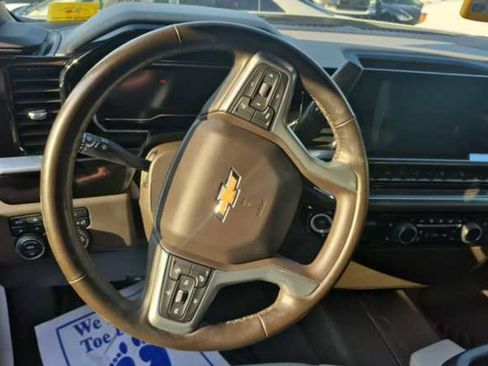 Used 2024 Chevrolet Silverado 1500 LT AWD/4WD image 6