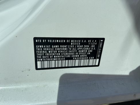 Used 2025 Volkswagen Jetta SE w/ Sunroof Package FWD image 29