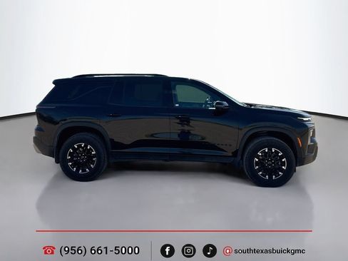 Used 2024 Chevrolet Traverse Z71 w/ LPO, Floor Liner Package AWD/4WD image 9