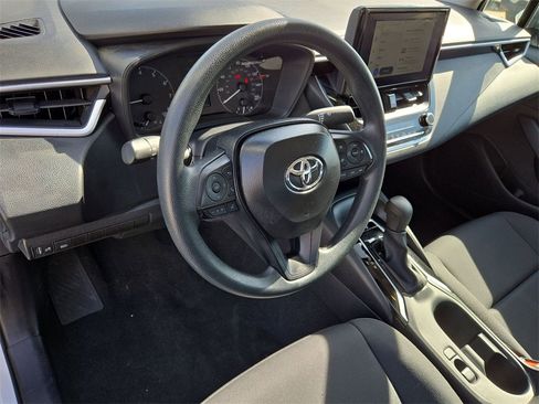 Used 2025 Toyota Corolla LE image 13