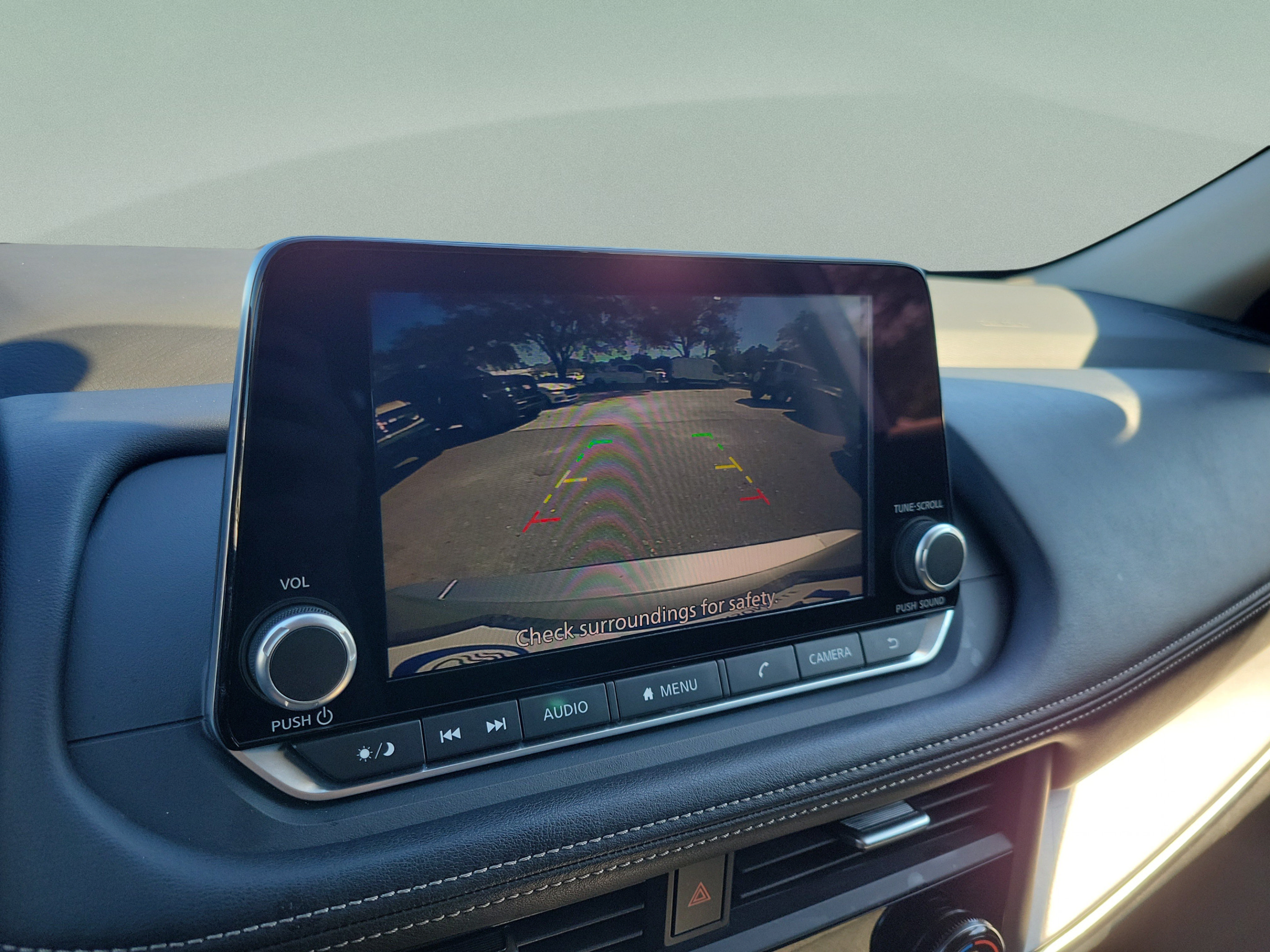 Used 2025 Nissan Rogue SV FWD image 30