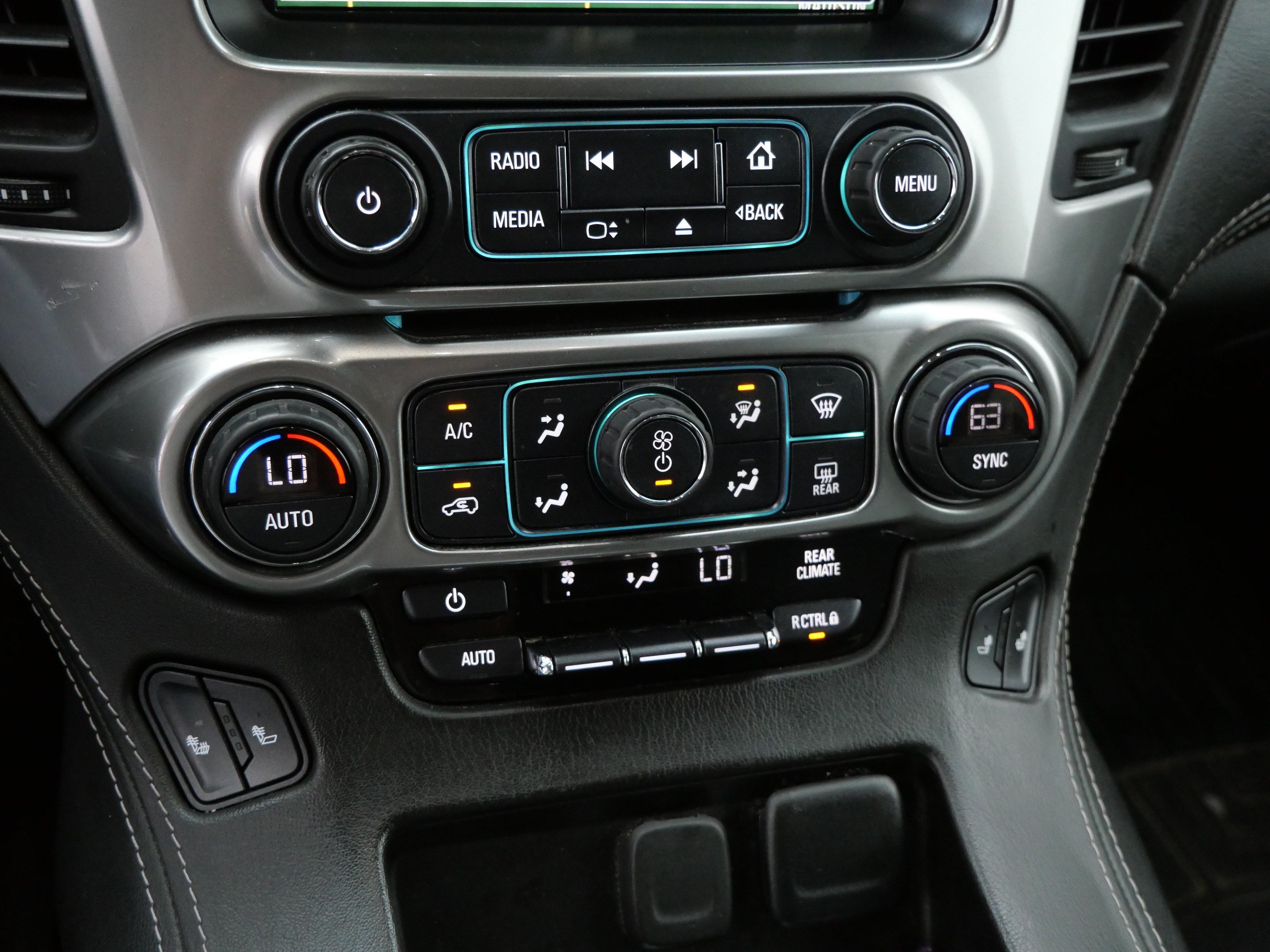 Used 2019 Chevrolet Suburban LT AWD/4WD image 23