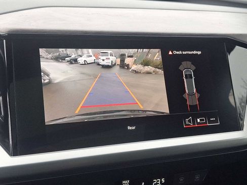 Used 2022 Audi Q4 e-tron Premium Plus image 15