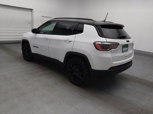 Used 2022 Jeep Compass Latitude FWD image 3