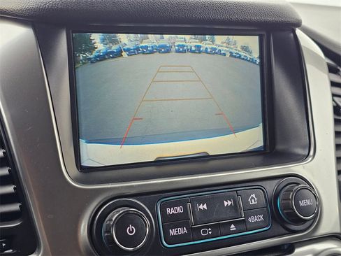 Used 2018 Chevrolet Suburban LT image 25