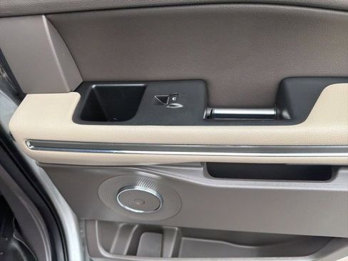 Used 2021 Ford Expedition XLT image 24