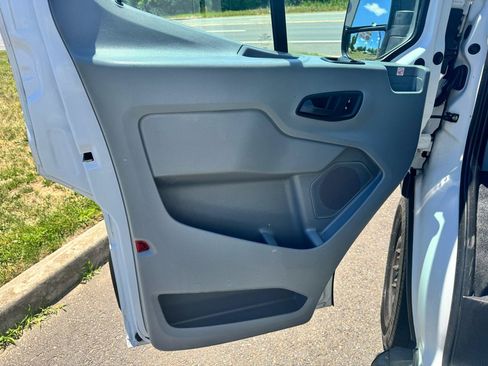 Used 2019 Ford Transit 250 130 Low Roof w/ Exterior Upgrade Package RWD image 13