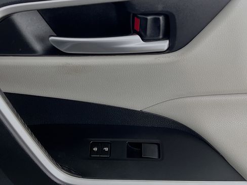 Used 2019 Toyota RAV4 XLE image 31