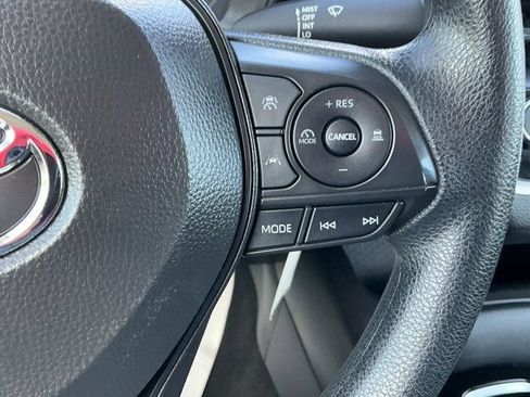 Used 2025 Toyota Corolla LE FWD image 28
