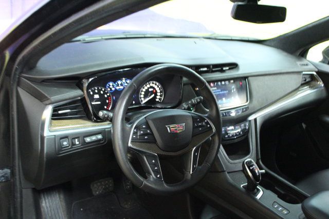 Used 2017 Cadillac XT5 Platinum AWD/4WD image 14