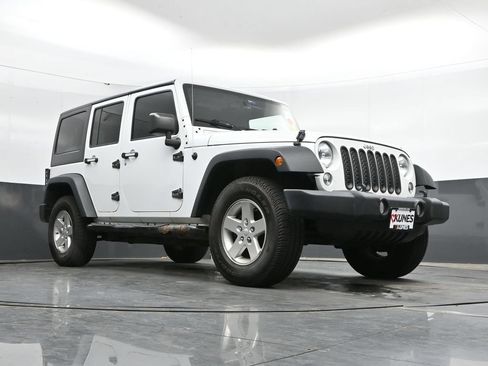 Used 2016 Jeep Wrangler Unlimited Sport w/ Quick Order Package 24S AWD/4WD image 37