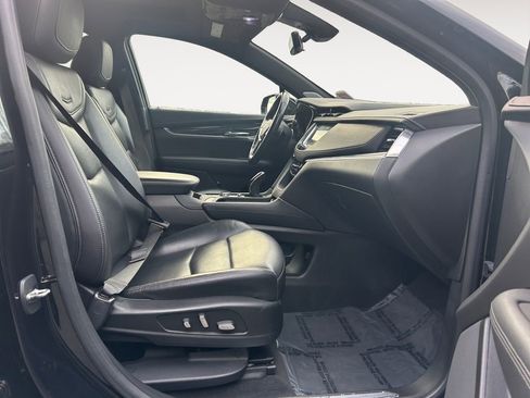 Used 2020 Cadillac XT5 Premium Luxury image 11