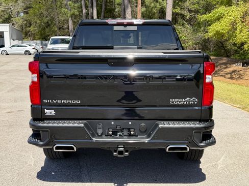 Used 2019 Chevrolet Silverado 1500 High Country w/ Technology Package image 9