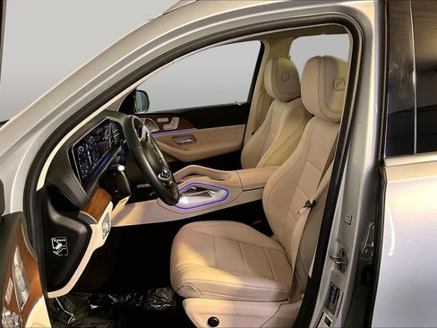 Certified 2021 Mercedes-Benz GLS 450 4MATIC image 9