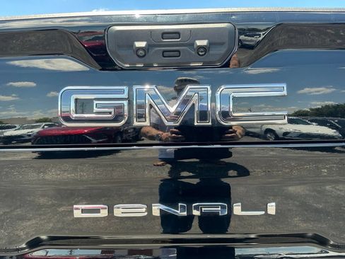 Used 2024 GMC Sierra 3500 Denali Ultimate AWD/4WD image 16