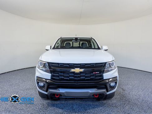 Used 2020 Chevrolet Colorado Z71 AWD/4WD image 2