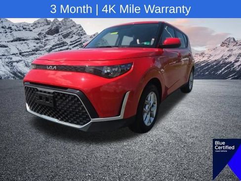 Used 2024 Kia Soul LX w/ Option Group 015 FWD image 2