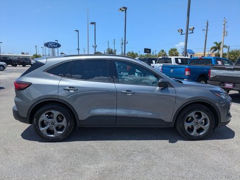 Certified 2025 Ford Escape ST-Line FWD image 4