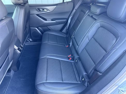 Used 2026 Chevrolet Equinox LT w/ Convenience Package II image 33