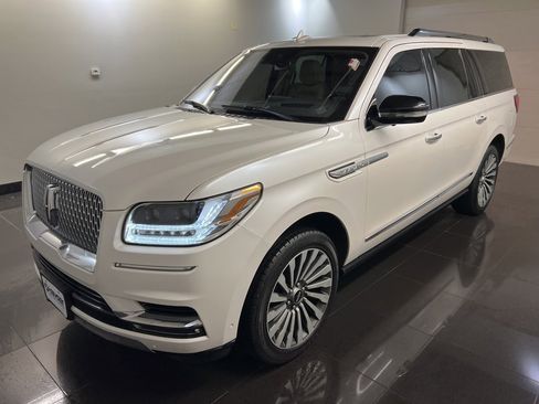 Used 2018 Lincoln Navigator L Reserve w/ Technology Package image 3