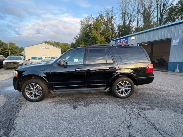 Used 2017 Ford Expedition XLT w/ Equipment Group 202A RWD image 2