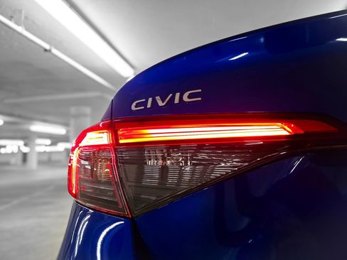 Used 2023 Honda Civic Sport image 10