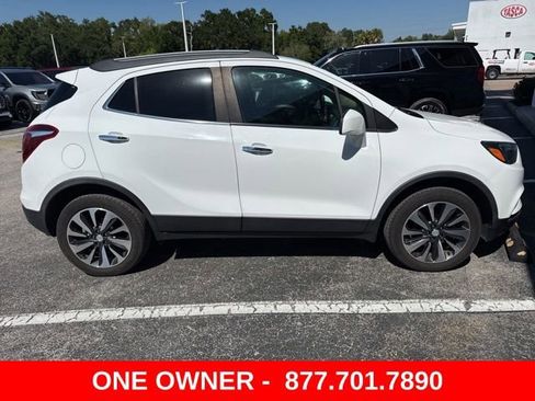 Used 2021 Buick Encore Preferred AWD/4WD image 2