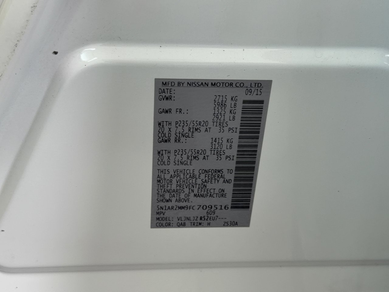 Used 2015 Nissan Pathfinder Platinum FWD image 34