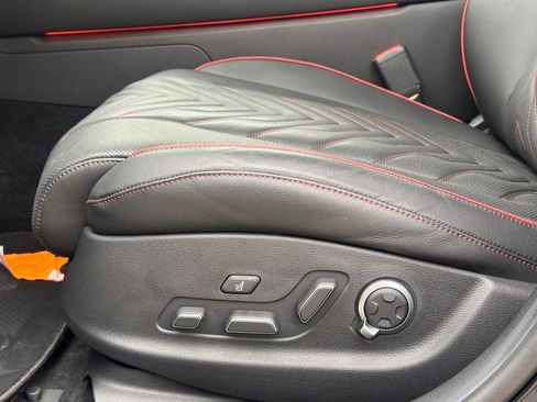 Used 2025 Genesis G80 3.5T Sport image 26