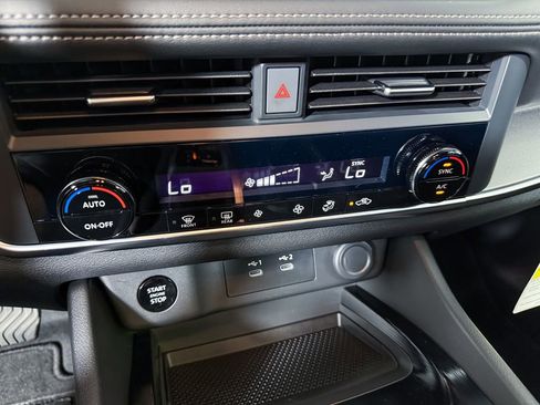 Certified 2026 Nissan Rogue SV AWD/4WD image 13