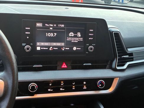 Used 2025 Kia Sportage LX image 17