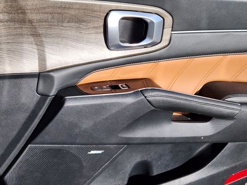 Used 2023 Kia Sorento SX Prestige image 15