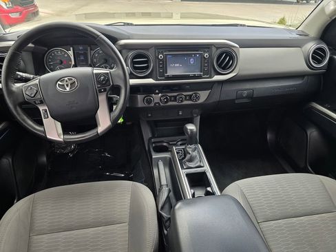 Used 2017 Toyota Tacoma SR5 w/ Tow Package AWD/4WD image 16