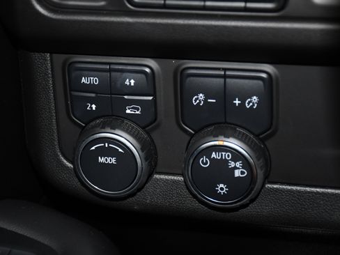 Used 2023 Chevrolet Tahoe LT w/ Luxury Package AWD/4WD image 36