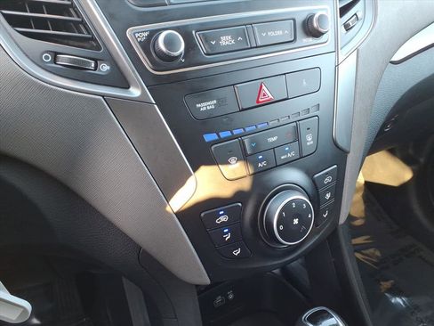 Used 2018 Hyundai Santa Fe Sport image 12