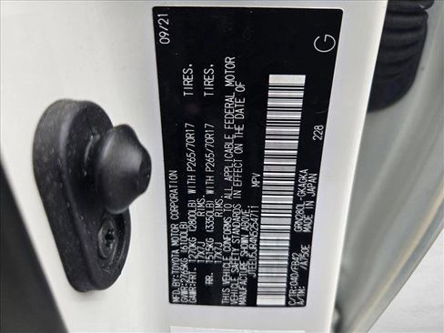 Used 2022 Toyota 4Runner SR5 image 25