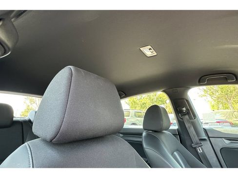 Used 2023 Honda Civic Sport image 15