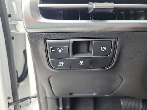 New 2025 Hyundai Tucson Limited image 27