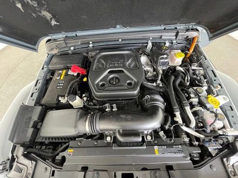 Used 2025 Jeep Wrangler Unlimited Sahara AWD/4WD image 46