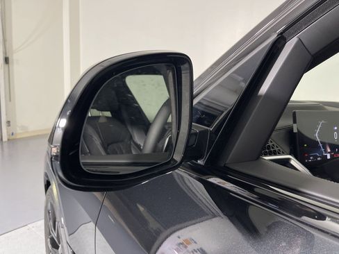 Used 2026 BMW X7 xDrive40i w/ M Sport Package image 22