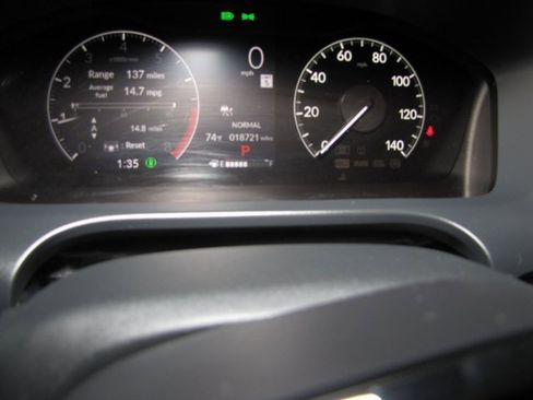 Certified 2024 Honda HR-V EX-L image 4