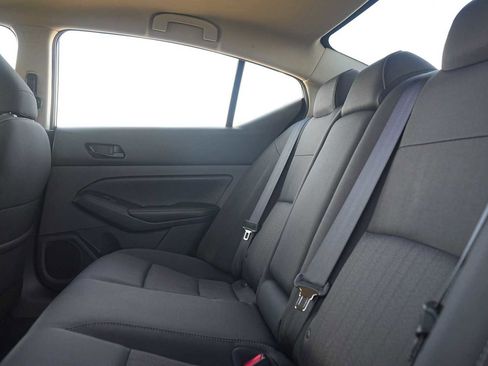 Used 2024 Nissan Altima 2.5 SV image 14