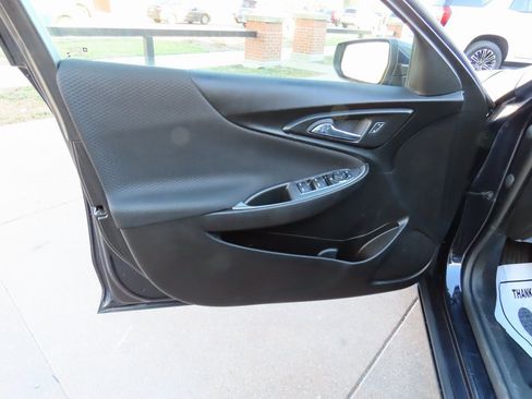 Used 2023 Chevrolet Malibu LT image 24