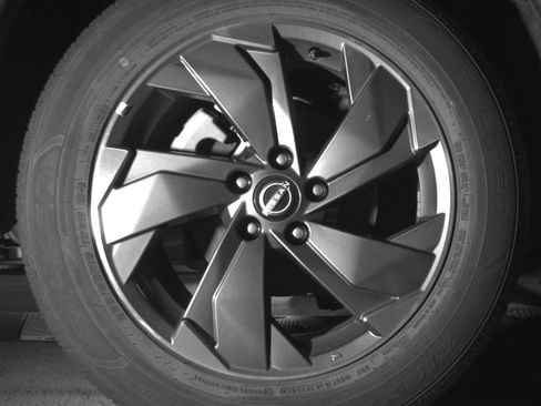 Used 2025 Nissan Rogue SV image 15