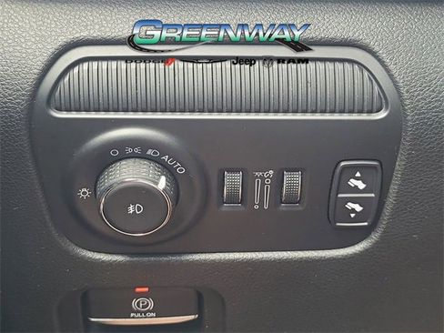 Used 2022 Jeep Wagoneer Series III w/ Flexible Seating Group image 26